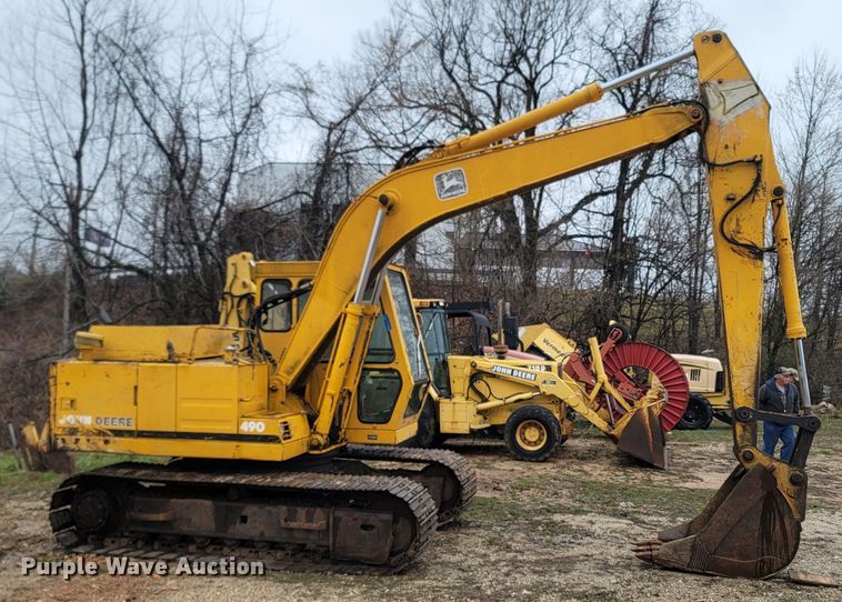 image for item MB9837 1986 John Deere 490  excavator