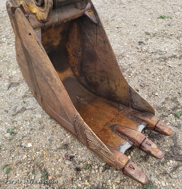 image for item MB9837 1986 John Deere 490  excavator