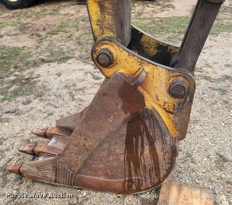 image for item MB9837 1986 John Deere 490  excavator