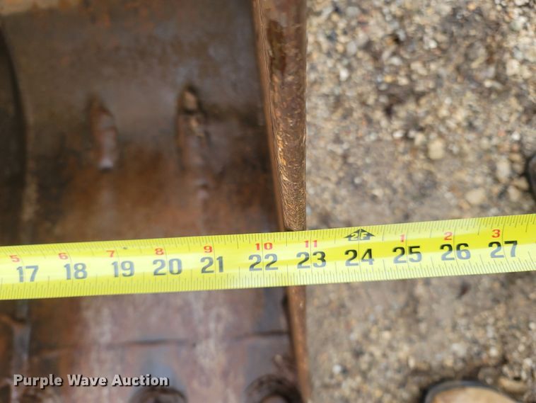 image for item MB9837 1986 John Deere 490  excavator