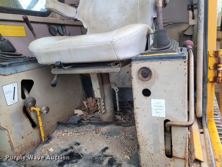 image for item MB9837 1986 John Deere 490  excavator