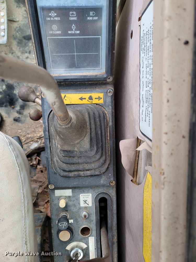 image for item MB9837 1986 John Deere 490  excavator