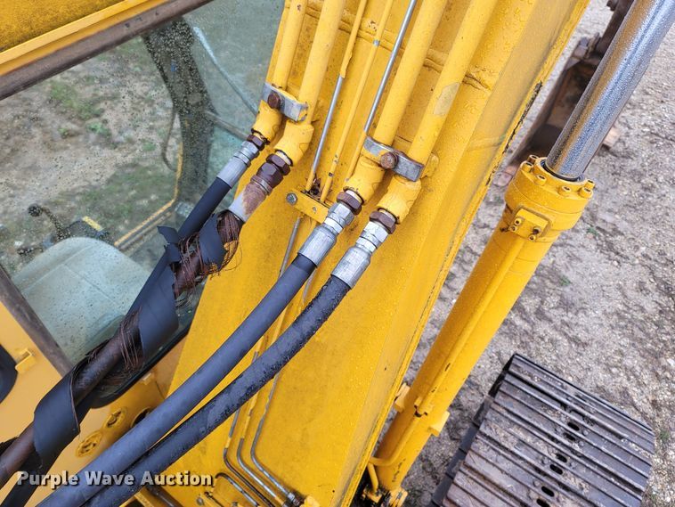 image for item MB9837 1986 John Deere 490  excavator