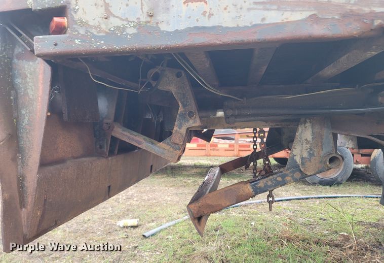 image for item MB9839 1996 Chevrolet Kodiak C6500  rollback truck