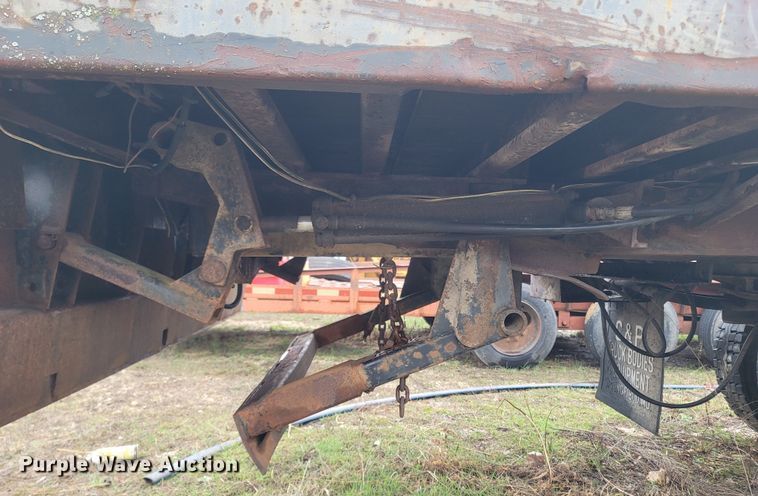 image for item MB9839 1996 Chevrolet Kodiak C6500  rollback truck