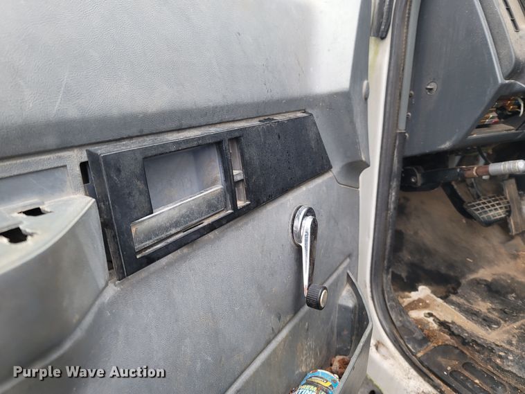 image for item MB9839 1996 Chevrolet Kodiak C6500  rollback truck