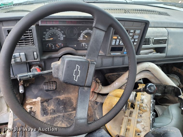 image for item MB9839 1996 Chevrolet Kodiak C6500  rollback truck