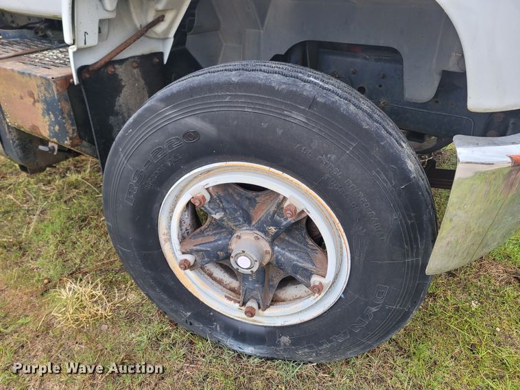 image for item MB9839 1996 Chevrolet Kodiak C6500  rollback truck