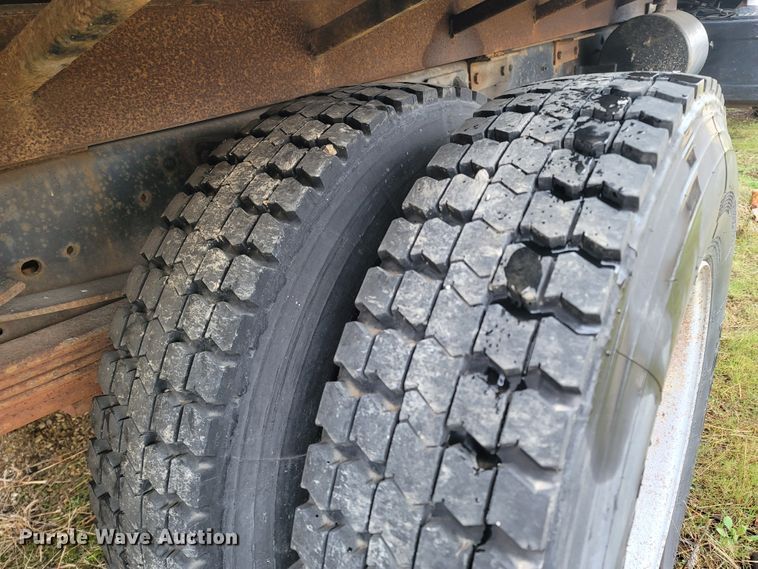 image for item MB9839 1996 Chevrolet Kodiak C6500  rollback truck