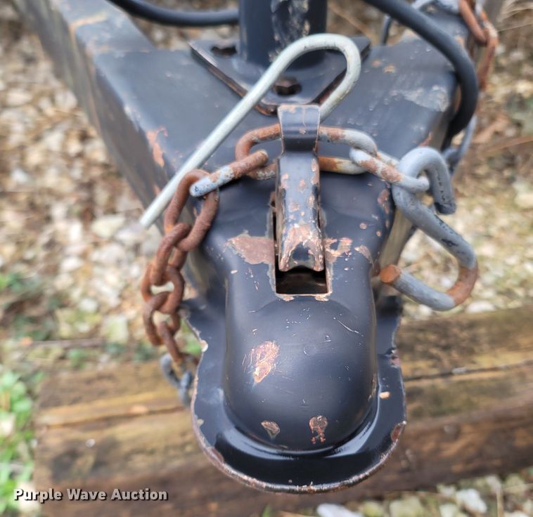 image for item MB9840 1998 Doolittle  enclosed cargo trailer