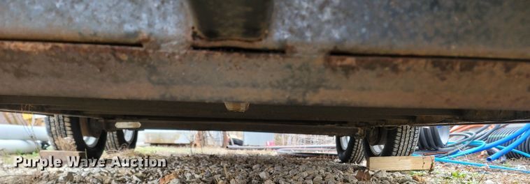 image for item MB9840 1998 Doolittle  enclosed cargo trailer