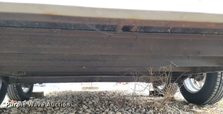 image for item MB9840 1998 Doolittle  enclosed cargo trailer