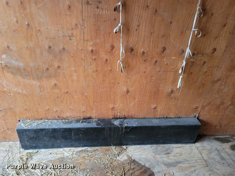 image for item MB9840 1998 Doolittle  enclosed cargo trailer