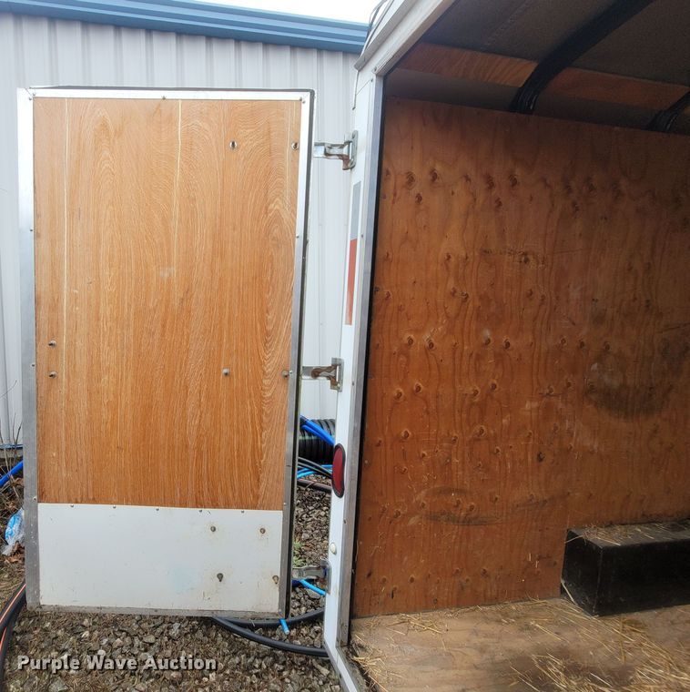 image for item MB9840 1998 Doolittle  enclosed cargo trailer