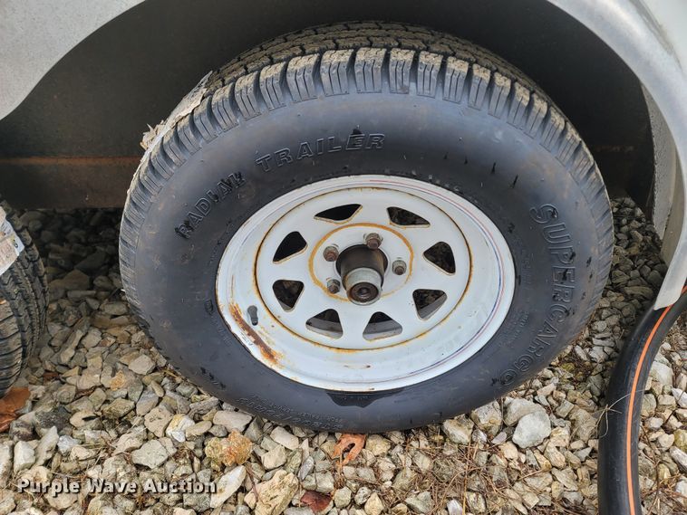 image for item MB9840 1998 Doolittle  enclosed cargo trailer