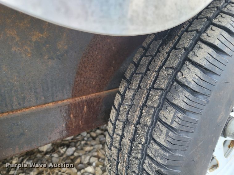 image for item MB9840 1998 Doolittle  enclosed cargo trailer