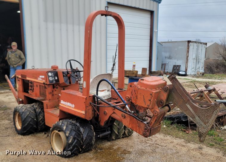 image for item MB9842 Ditch Witch 350SX  vibratory cable plow