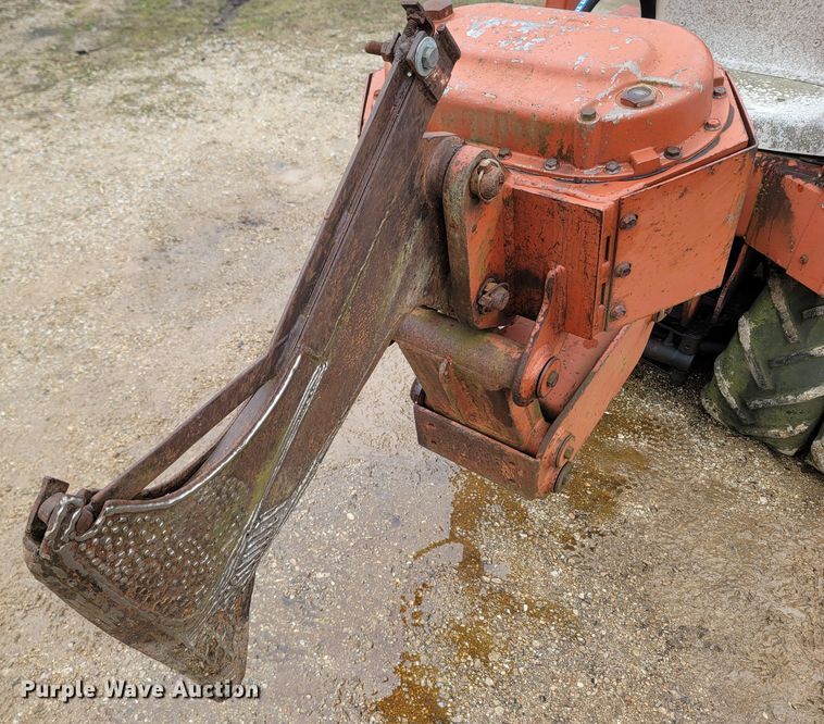 image for item MB9842 Ditch Witch 350SX  vibratory cable plow