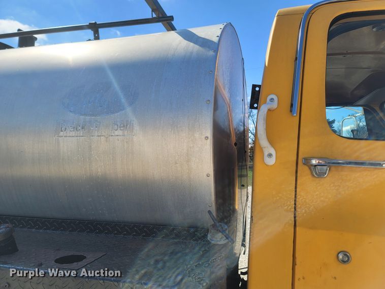 image for item MB9864 1989 Chevrolet Kodiak C70  oil distributor truck