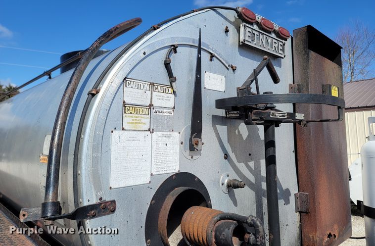 image for item MB9864 1989 Chevrolet Kodiak C70  oil distributor truck