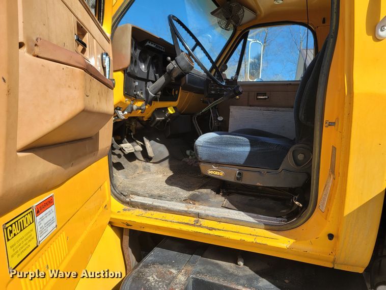 image for item MB9864 1989 Chevrolet Kodiak C70  oil distributor truck