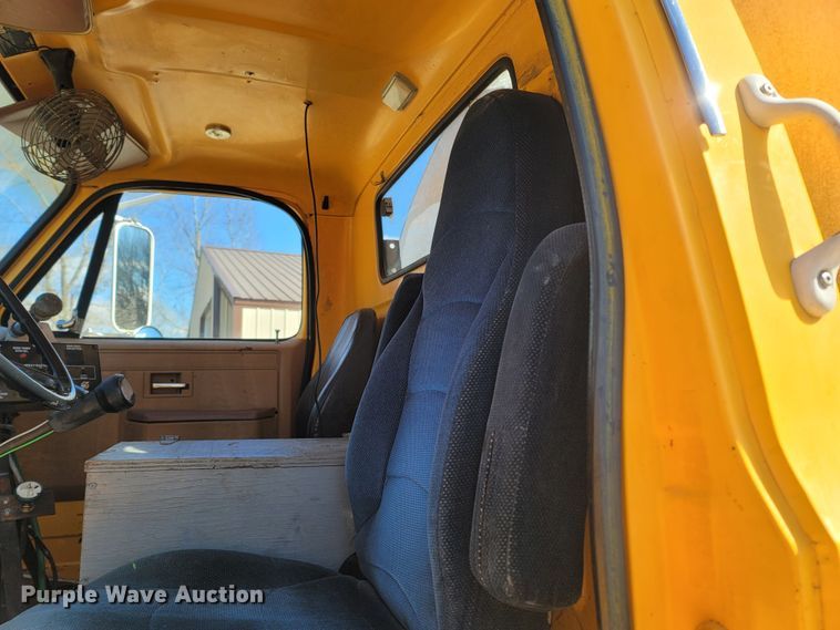 image for item MB9864 1989 Chevrolet Kodiak C70  oil distributor truck