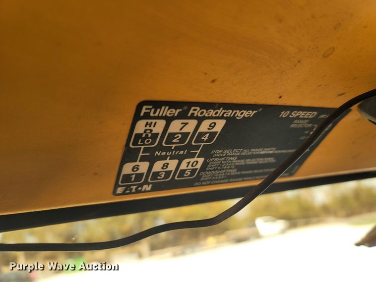 image for item MB9864 1989 Chevrolet Kodiak C70  oil distributor truck