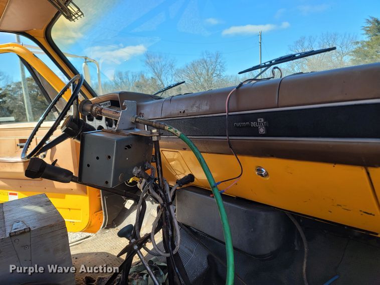 image for item MB9864 1989 Chevrolet Kodiak C70  oil distributor truck