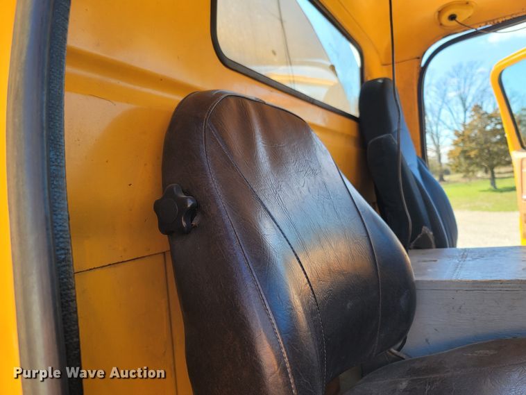 image for item MB9864 1989 Chevrolet Kodiak C70  oil distributor truck