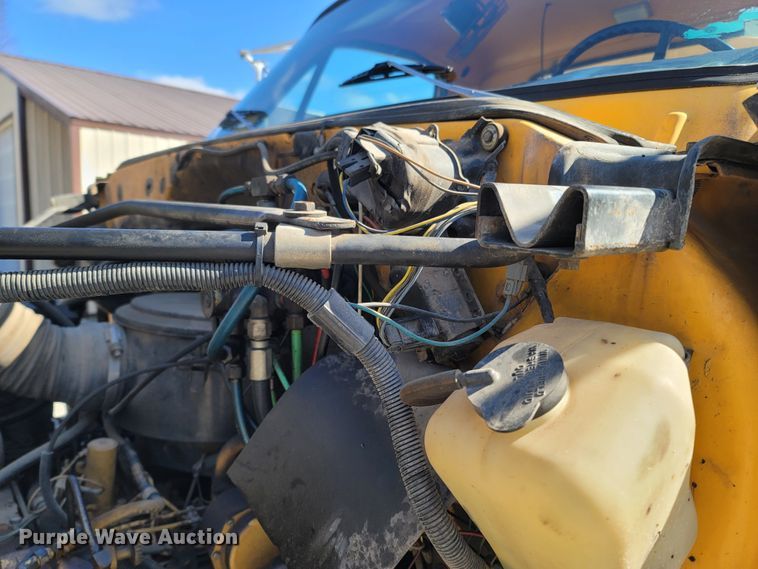 image for item MB9864 1989 Chevrolet Kodiak C70  oil distributor truck