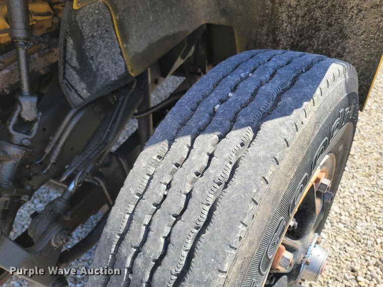 image for item MB9864 1989 Chevrolet Kodiak C70  oil distributor truck