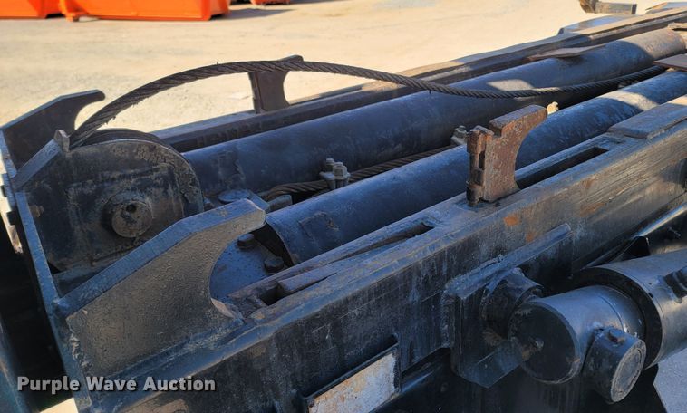 image for item MB9868 1997 Mack DM690S  roll-off container truck