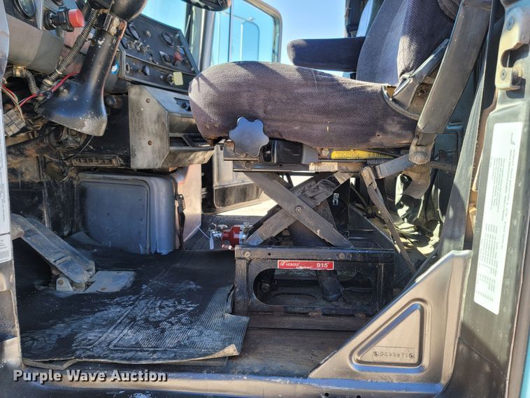 image for item MB9868 1997 Mack DM690S  roll-off container truck