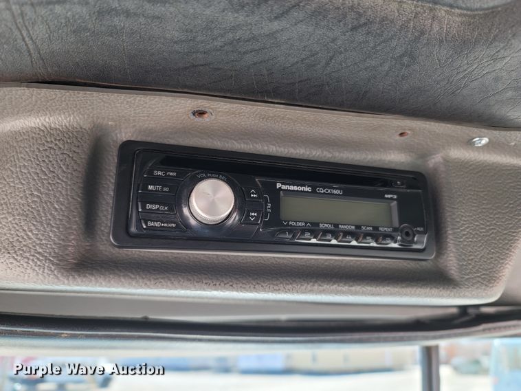 image for item MB9868 1997 Mack DM690S  roll-off container truck