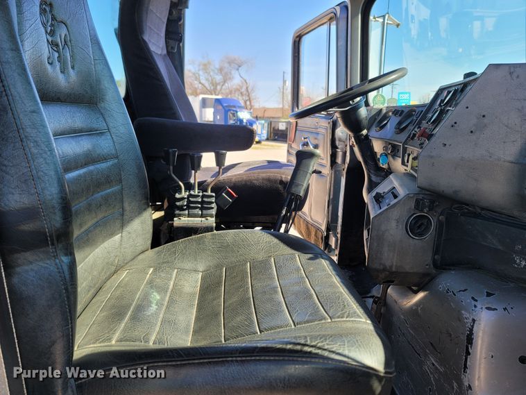 image for item MB9868 1997 Mack DM690S  roll-off container truck