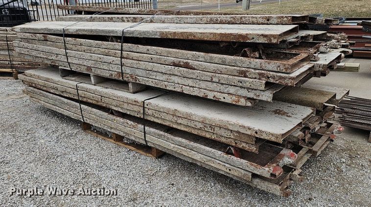 image for item MC9653 Approximately 52 concrete forms