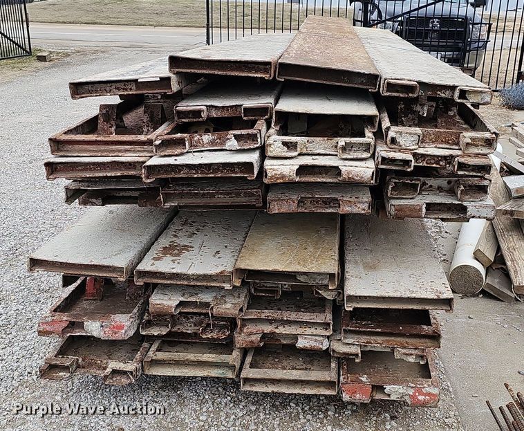 image for item MC9653 Approximately 52 concrete forms