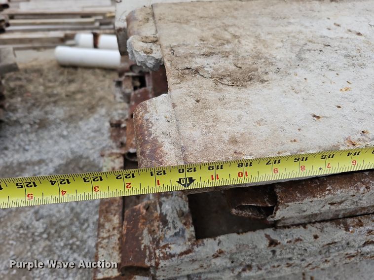 image for item MC9653 Approximately 52 concrete forms