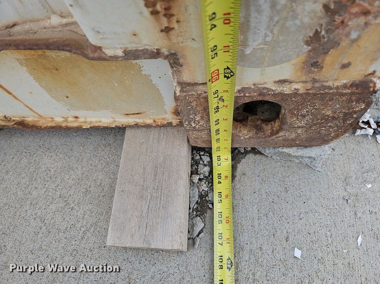 image for item MC9665 2000 CIMC DC20-20B  shipping container