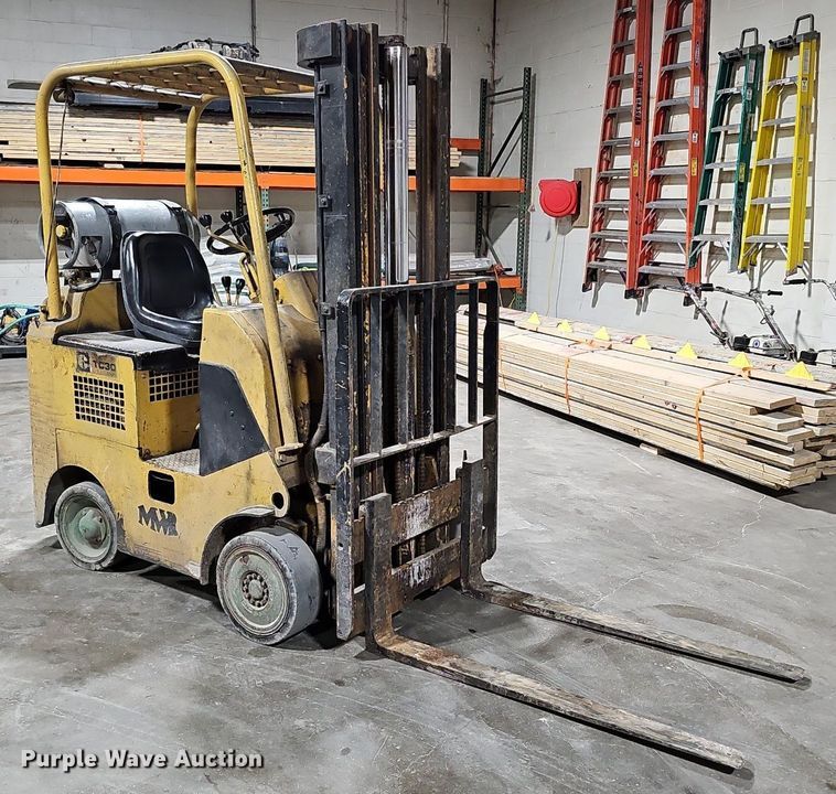 image for item MC9672 Caterpillar TC30  forklift