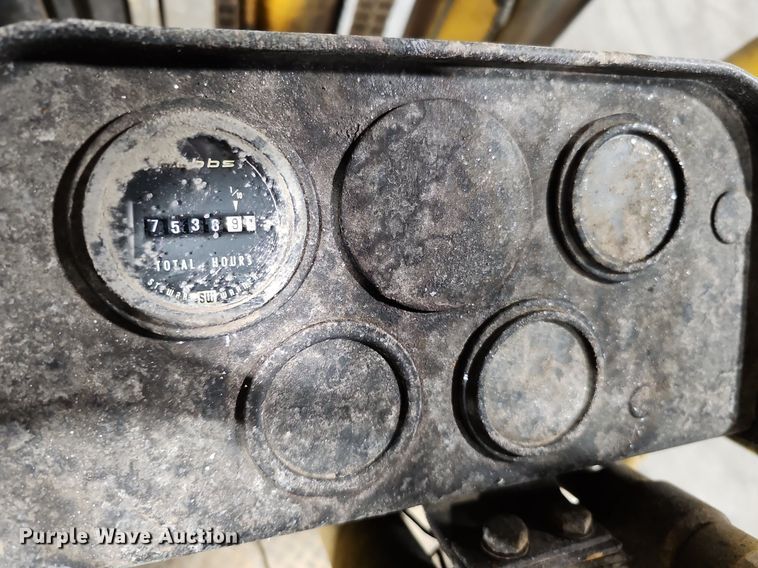 image for item MC9672 Caterpillar TC30  forklift