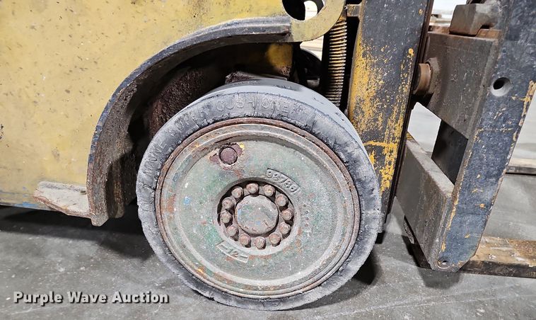 image for item MC9672 Caterpillar TC30  forklift