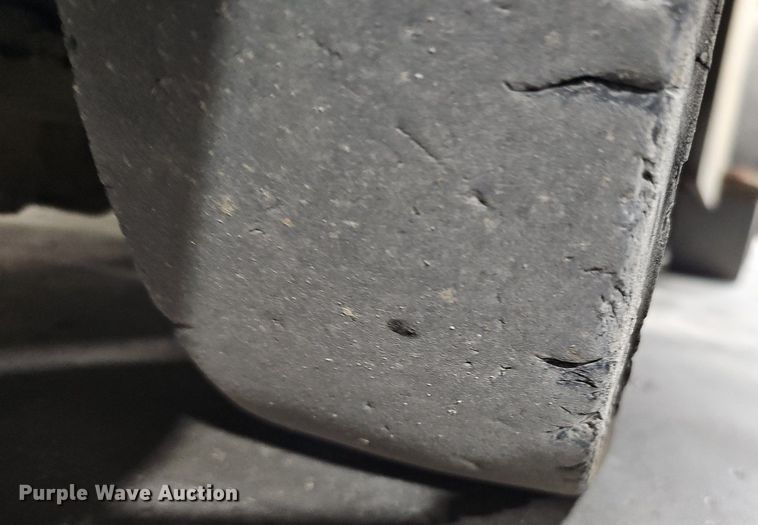 image for item MC9672 Caterpillar TC30  forklift