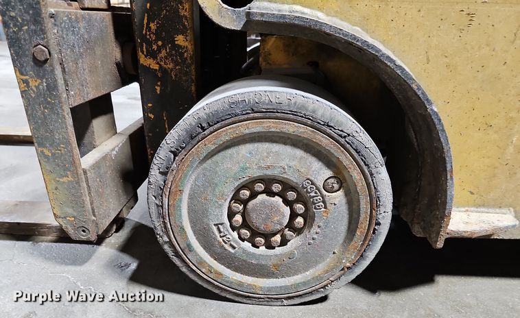 image for item MC9672 Caterpillar TC30  forklift