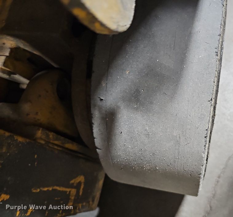 image for item MC9672 Caterpillar TC30  forklift