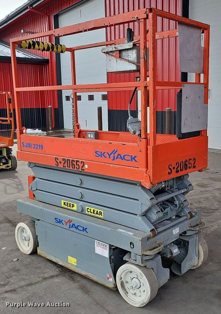 image for item MC9688 Skyjack SJIII 3219  scissor lift