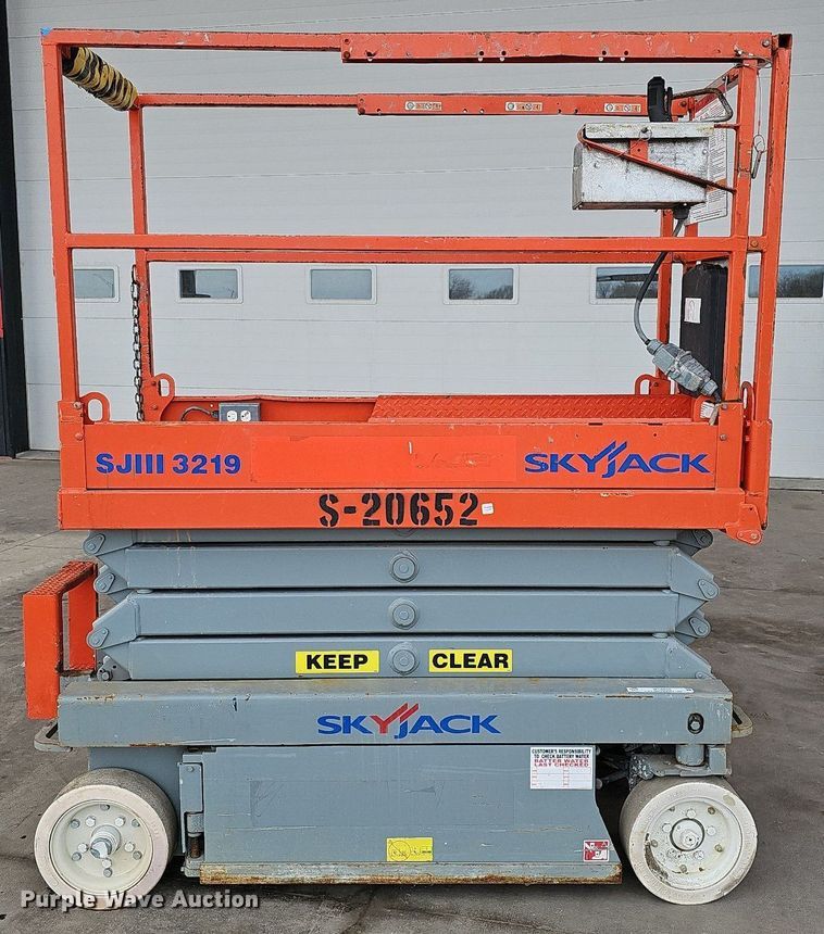 image for item MC9688 Skyjack SJIII 3219  scissor lift