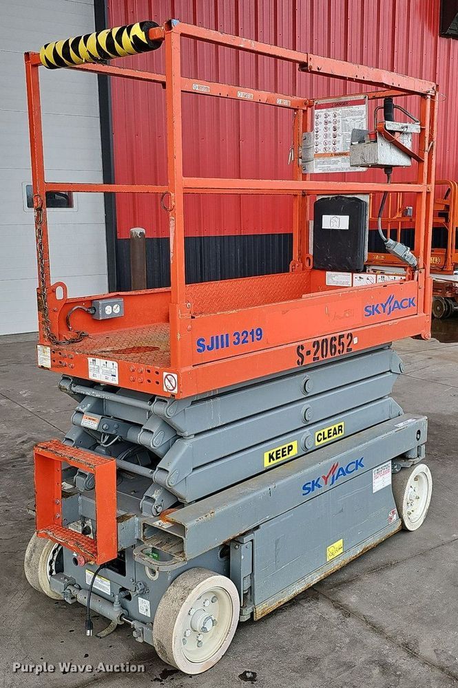image for item MC9688 Skyjack SJIII 3219  scissor lift