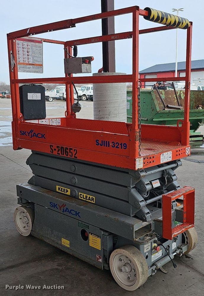 image for item MC9688 Skyjack SJIII 3219  scissor lift