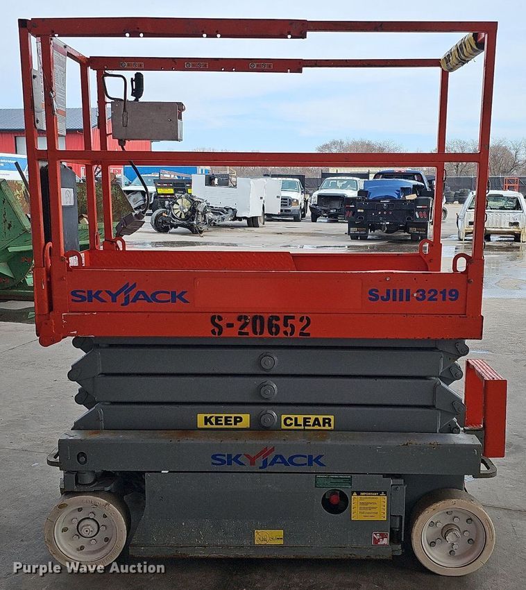 image for item MC9688 Skyjack SJIII 3219  scissor lift